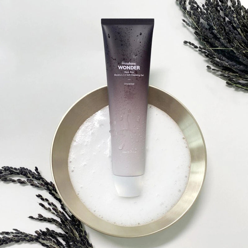 Black Rice Moisture 5.5 Soft Cleansing Gel