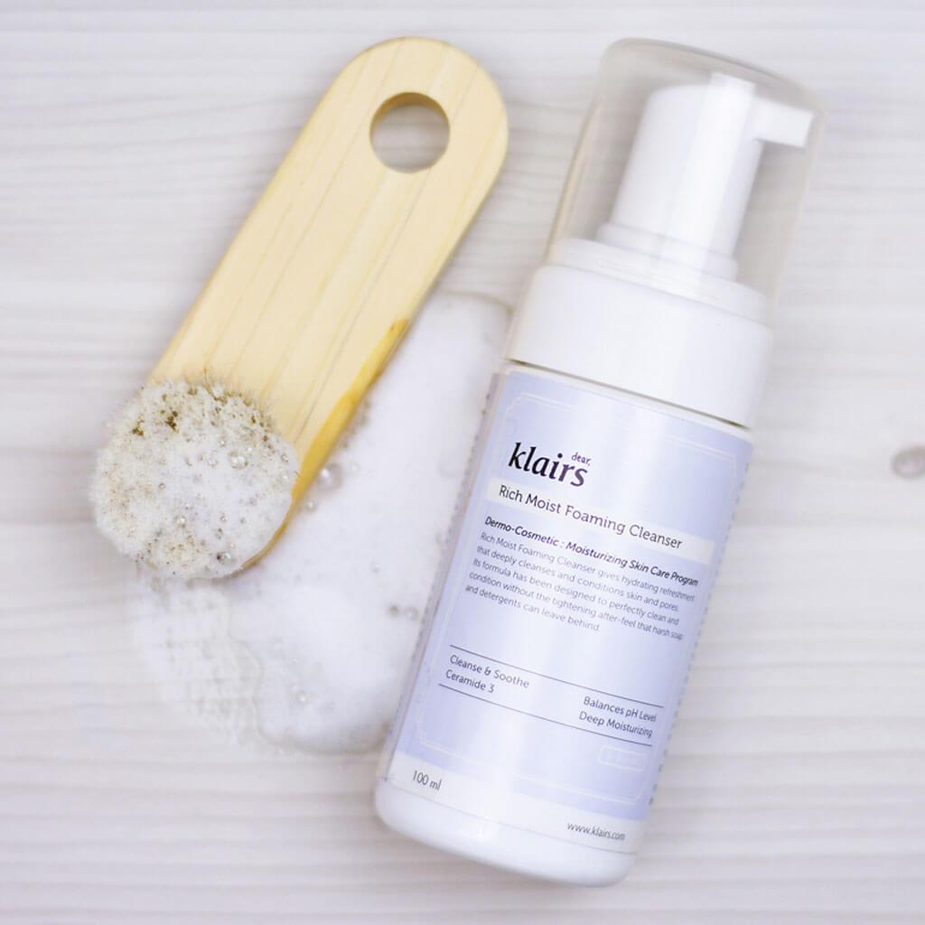 Rich Moist Foaming Cleanser